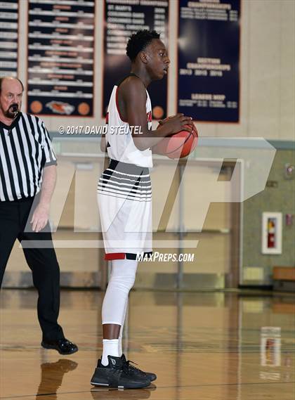 Thumbnail 1 in El Capitan vs. Fairfield (Running with the Pack) photogallery.