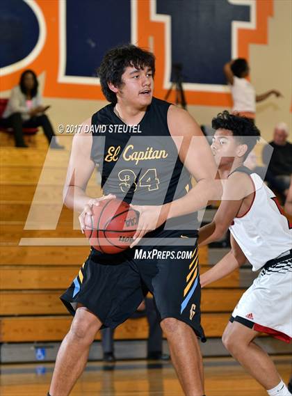 Thumbnail 3 in El Capitan vs. Fairfield (Running with the Pack) photogallery.