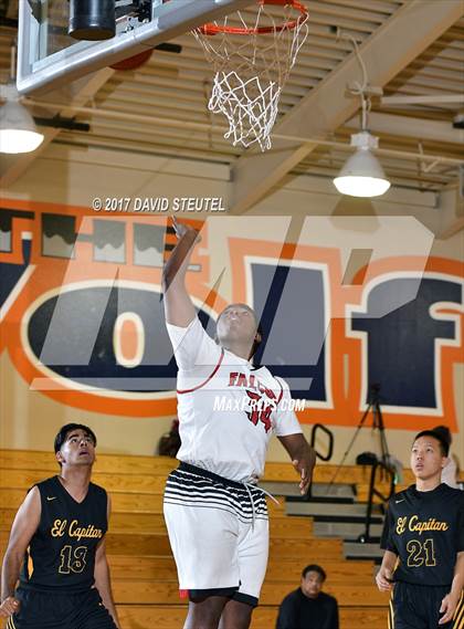 Thumbnail 2 in El Capitan vs. Fairfield (Running with the Pack) photogallery.