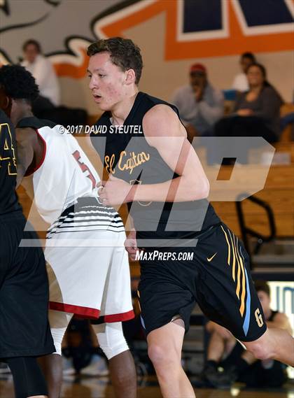 Thumbnail 3 in El Capitan vs. Fairfield (Running with the Pack) photogallery.