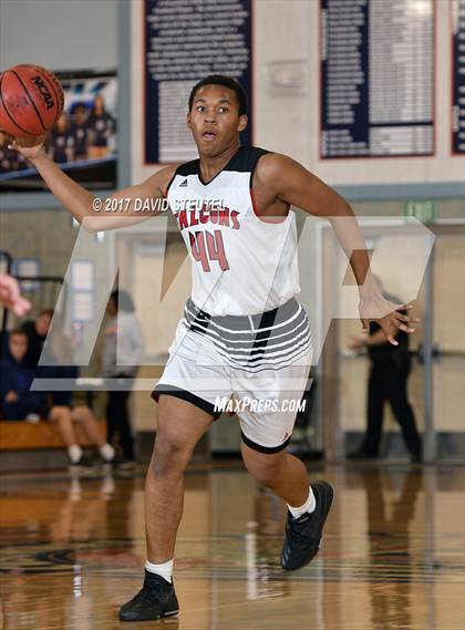 Thumbnail 1 in El Capitan vs. Fairfield (Running with the Pack) photogallery.