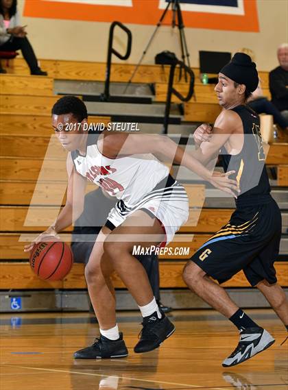 Thumbnail 3 in El Capitan vs. Fairfield (Running with the Pack) photogallery.