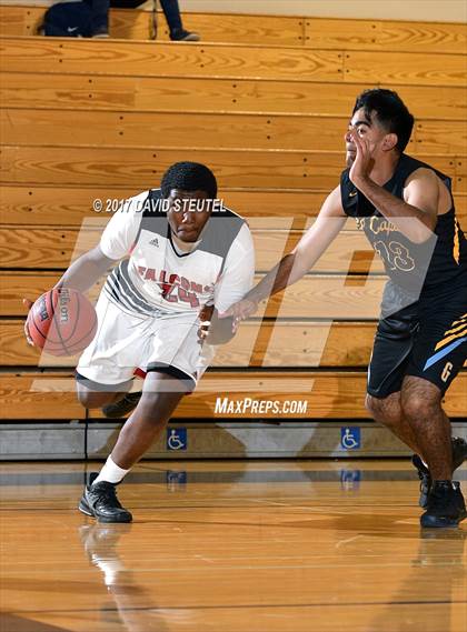Thumbnail 1 in El Capitan vs. Fairfield (Running with the Pack) photogallery.