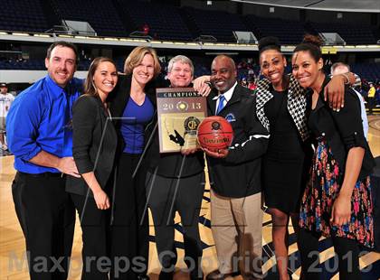 Thumbnail 1 in Serra vs. Windward (CIF SS 4AA Final) photogallery.