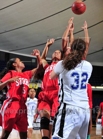 Thumbnail 2 in Serra vs. Windward (CIF SS 4AA Final) photogallery.