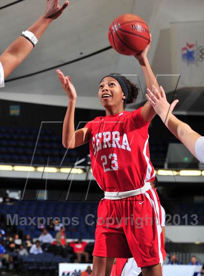 Thumbnail 2 in Serra vs. Windward (CIF SS 4AA Final) photogallery.