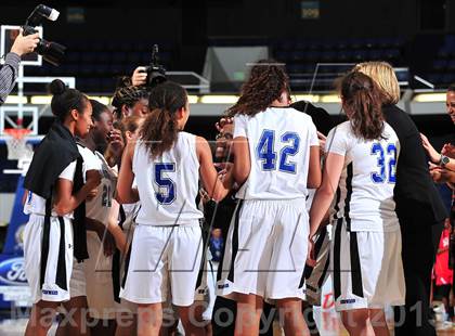 Thumbnail 2 in Serra vs. Windward (CIF SS 4AA Final) photogallery.