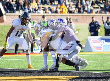 Thumbnail 2 in Christian Brothers vs. Liberty North - MSHSAA Class 6 Show-Me Bowl photogallery.