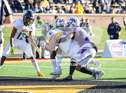 Thumbnail 3 in Christian Brothers vs. Liberty North - MSHSAA Class 6 Show-Me Bowl photogallery.