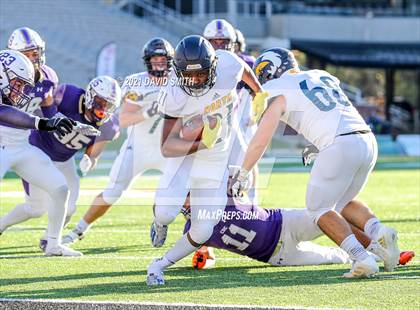 Thumbnail 2 in Christian Brothers vs. Liberty North - MSHSAA Class 6 Show-Me Bowl photogallery.