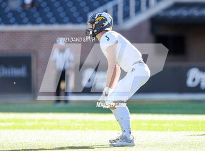 Thumbnail 1 in Christian Brothers vs. Liberty North - MSHSAA Class 6 Show-Me Bowl photogallery.