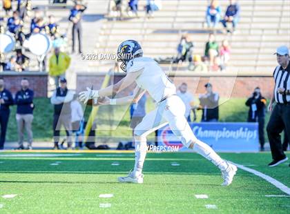 Thumbnail 3 in Christian Brothers vs. Liberty North - MSHSAA Class 6 Show-Me Bowl photogallery.