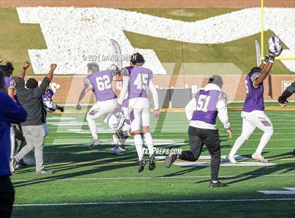 Thumbnail 3 in Christian Brothers vs. Liberty North - MSHSAA Class 6 Show-Me Bowl photogallery.