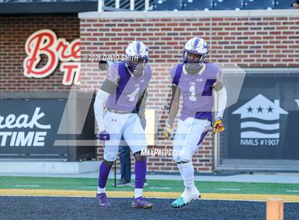 Thumbnail 3 in Christian Brothers vs. Liberty North - MSHSAA Class 6 Show-Me Bowl photogallery.