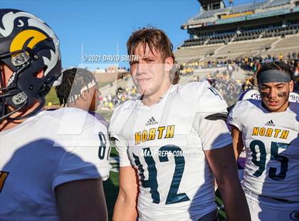 Thumbnail 1 in Christian Brothers vs. Liberty North - MSHSAA Class 6 Show-Me Bowl photogallery.