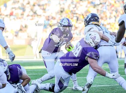 Thumbnail 2 in Christian Brothers vs. Liberty North - MSHSAA Class 6 Show-Me Bowl photogallery.