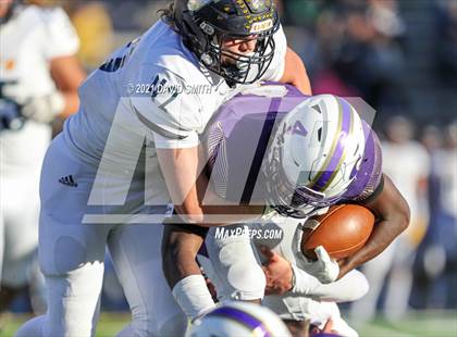Thumbnail 3 in Christian Brothers vs. Liberty North - MSHSAA Class 6 Show-Me Bowl photogallery.