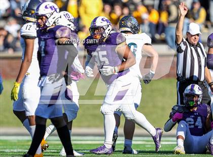 Thumbnail 2 in Christian Brothers vs. Liberty North - MSHSAA Class 6 Show-Me Bowl photogallery.