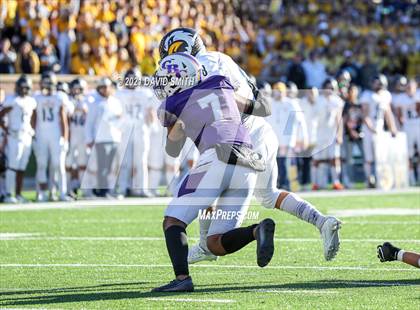 Thumbnail 3 in Christian Brothers vs. Liberty North - MSHSAA Class 6 Show-Me Bowl photogallery.