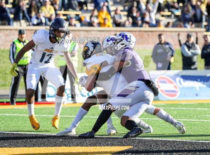 Thumbnail 3 in Christian Brothers vs. Liberty North - MSHSAA Class 6 Show-Me Bowl photogallery.
