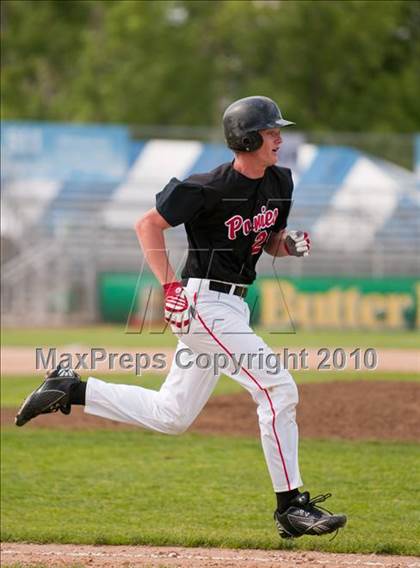 Thumbnail 3 in Stillwater vs. Cretin-Derham Hall (Section 4AAA Playoffs) photogallery.