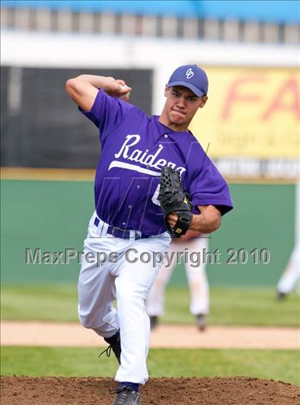 Thumbnail 3 in Stillwater vs. Cretin-Derham Hall (Section 4AAA Playoffs) photogallery.