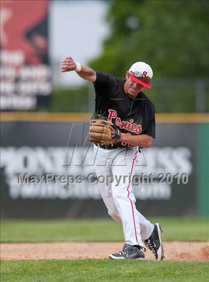 Thumbnail 1 in Stillwater vs. Cretin-Derham Hall (Section 4AAA Playoffs) photogallery.