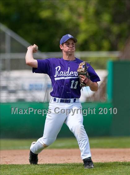 Thumbnail 1 in Stillwater vs. Cretin-Derham Hall (Section 4AAA Playoffs) photogallery.