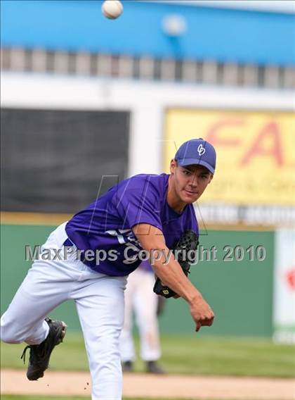 Thumbnail 2 in Stillwater vs. Cretin-Derham Hall (Section 4AAA Playoffs) photogallery.