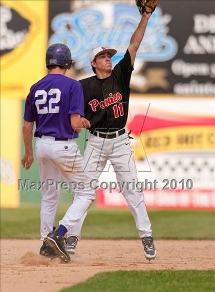 Thumbnail 1 in Stillwater vs. Cretin-Derham Hall (Section 4AAA Playoffs) photogallery.