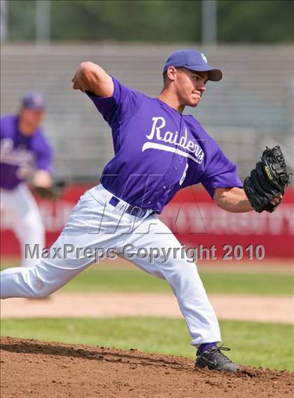 Thumbnail 3 in Stillwater vs. Cretin-Derham Hall (Section 4AAA Playoffs) photogallery.