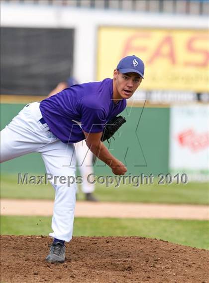 Thumbnail 3 in Stillwater vs. Cretin-Derham Hall (Section 4AAA Playoffs) photogallery.
