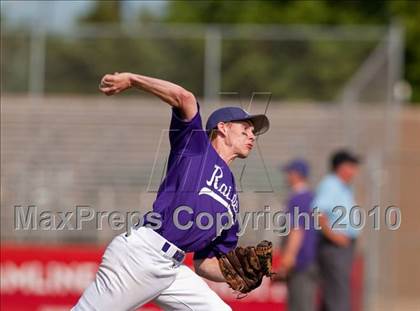 Thumbnail 1 in Stillwater vs. Cretin-Derham Hall (Section 4AAA Playoffs) photogallery.