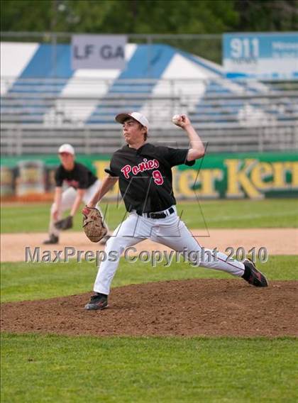 Thumbnail 2 in Stillwater vs. Cretin-Derham Hall (Section 4AAA Playoffs) photogallery.