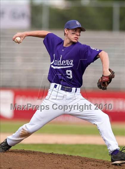 Thumbnail 1 in Stillwater vs. Cretin-Derham Hall (Section 4AAA Playoffs) photogallery.