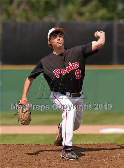 Thumbnail 1 in Stillwater vs. Cretin-Derham Hall (Section 4AAA Playoffs) photogallery.