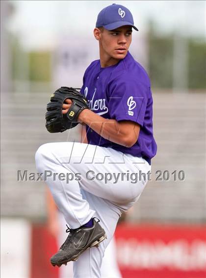Thumbnail 1 in Stillwater vs. Cretin-Derham Hall (Section 4AAA Playoffs) photogallery.