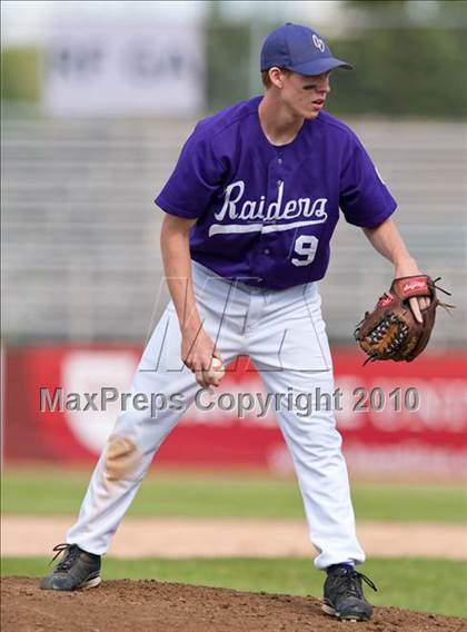 Thumbnail 2 in Stillwater vs. Cretin-Derham Hall (Section 4AAA Playoffs) photogallery.