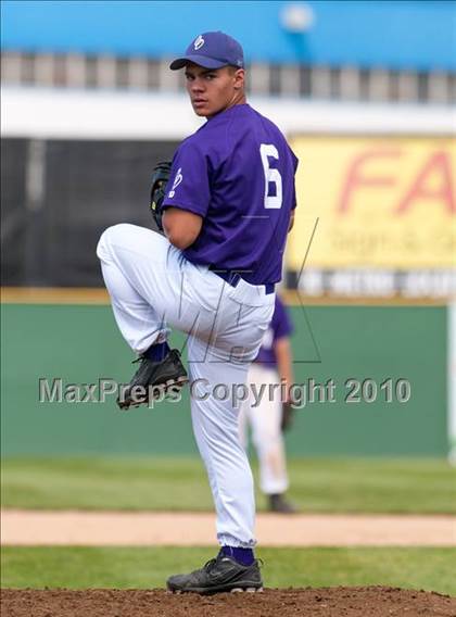 Thumbnail 2 in Stillwater vs. Cretin-Derham Hall (Section 4AAA Playoffs) photogallery.