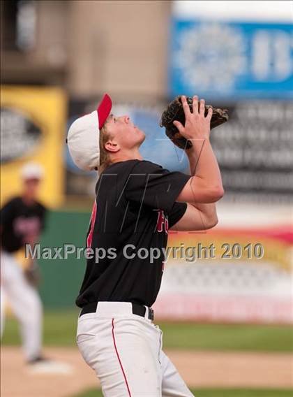 Thumbnail 1 in Stillwater vs. Cretin-Derham Hall (Section 4AAA Playoffs) photogallery.