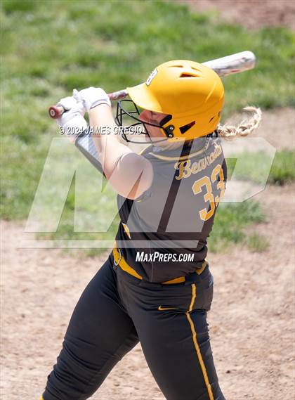 Thumbnail 3 in Neshannock vs. Bentworth (WPIAL 2A Final) photogallery.