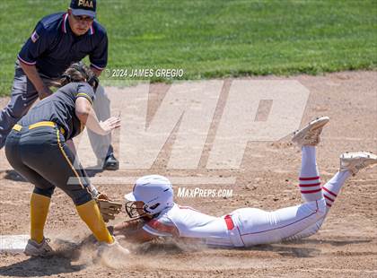 Thumbnail 3 in Neshannock vs. Bentworth (WPIAL 2A Final) photogallery.