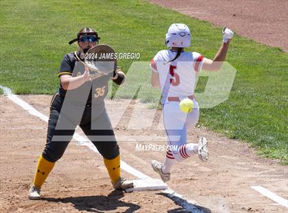 Thumbnail 2 in Neshannock vs. Bentworth (WPIAL 2A Final) photogallery.