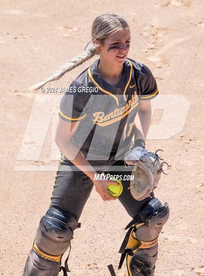 Thumbnail 3 in Neshannock vs. Bentworth (WPIAL 2A Final) photogallery.