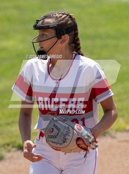 Thumbnail 1 in Neshannock vs. Bentworth (WPIAL 2A Final) photogallery.