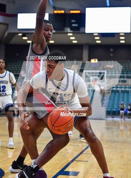 Thumbnail 3 in Cypress Creek vs Fort Bend Travis (UIL-6A Area Playoff) photogallery.