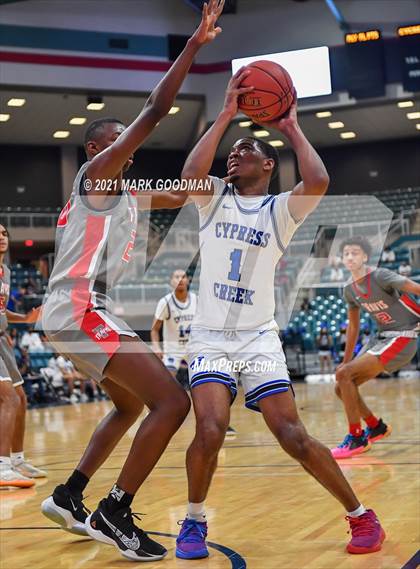 Thumbnail 3 in Cypress Creek vs Fort Bend Travis (UIL-6A Area Playoff) photogallery.