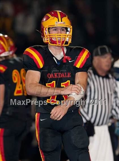 Thumbnail 2 in Casa Roble @ Oakdale (CIF SJS D3 Semifinal) photogallery.