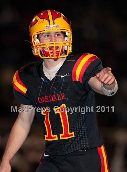 Thumbnail 2 in Casa Roble @ Oakdale (CIF SJS D3 Semifinal) photogallery.