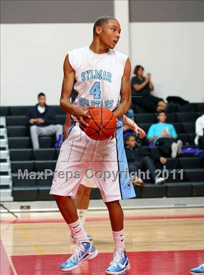 Thumbnail 1 in Sylmar vs. Notre Dame (War on the Floor Extravaganza) photogallery.